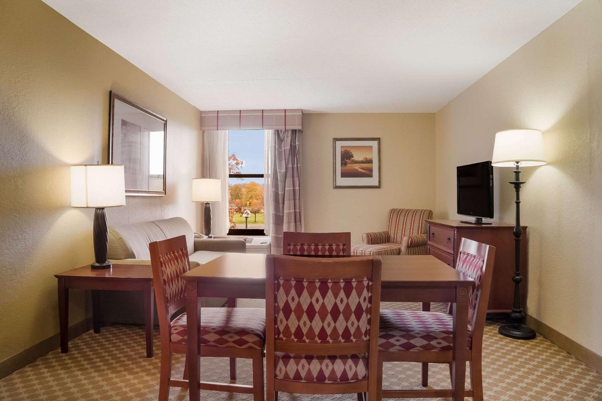 Quality Inn & Suites Saginaw Eksteriør bilde