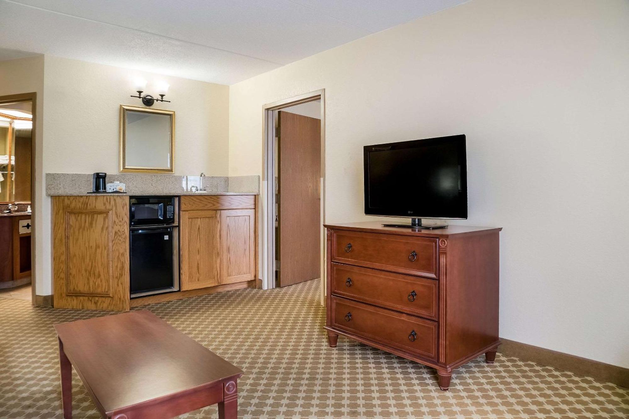Quality Inn & Suites Saginaw Eksteriør bilde