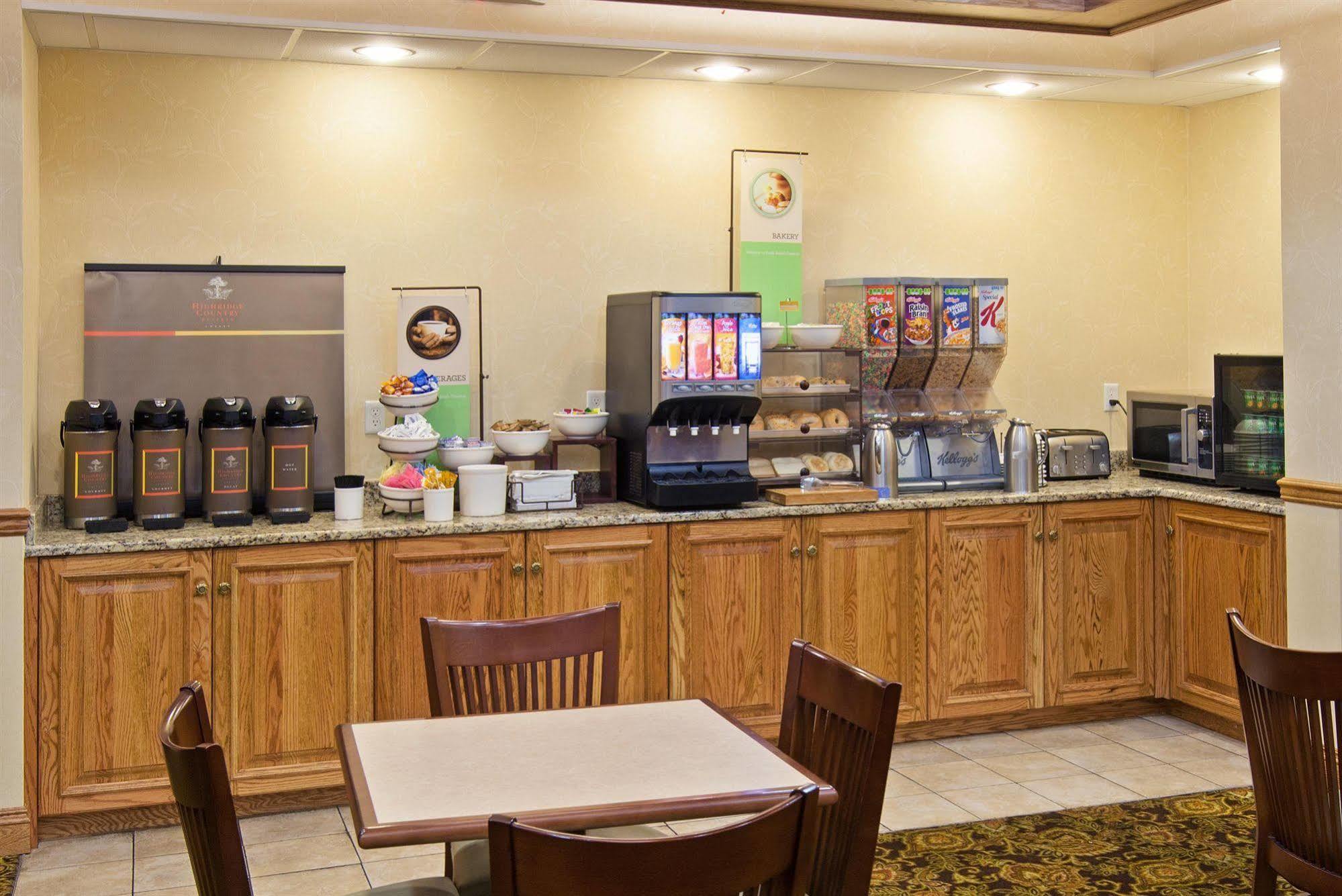 Quality Inn & Suites Saginaw Restaurant bilde